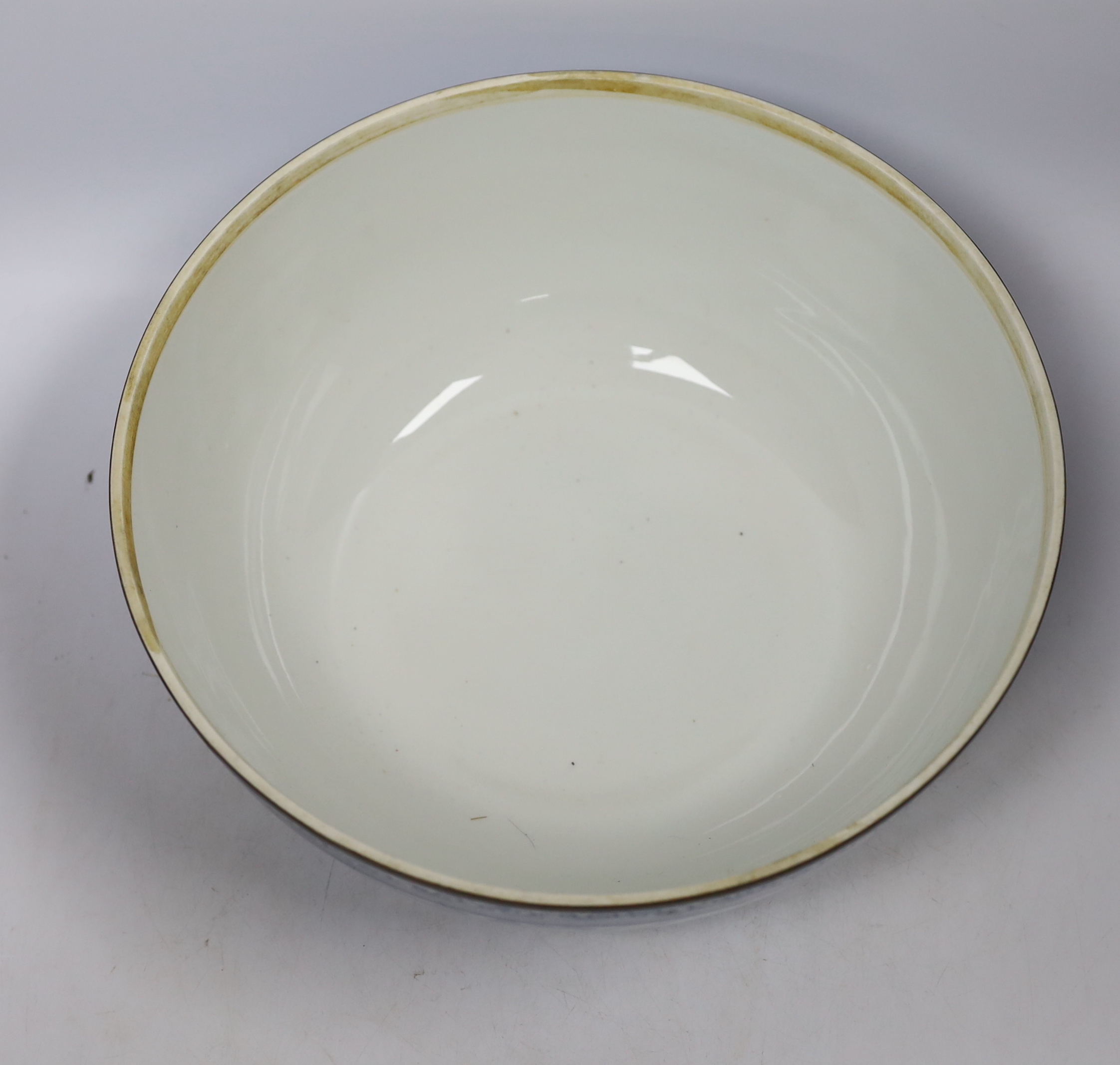 A blue and white Oriental bowl and cover, 29cm diameter